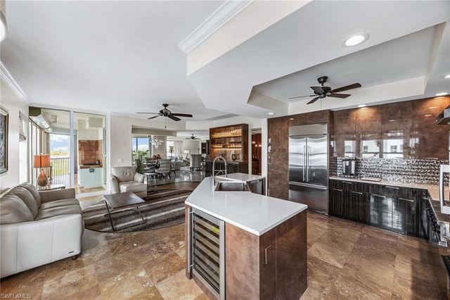 285 Grande WAY 501, Naples, FL 34110