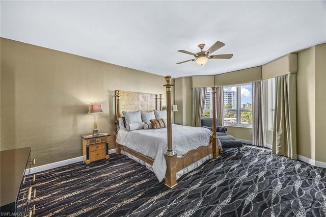 285 Grande WAY 501, Naples, FL 34110