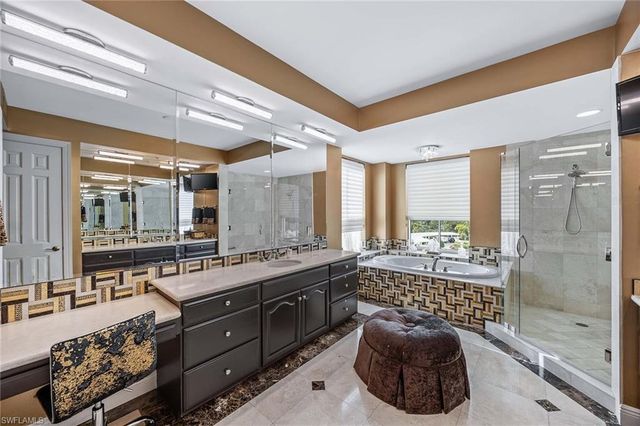 285 Grande WAY 501, Naples, FL 34110