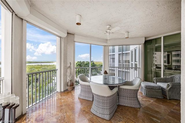 285 Grande WAY 501, Naples, FL 34110