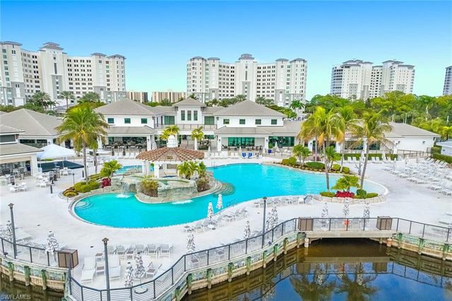 285 Grande WAY 501, Naples, FL 34110