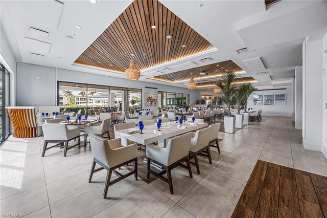 285 Grande WAY 501, Naples, FL 34110