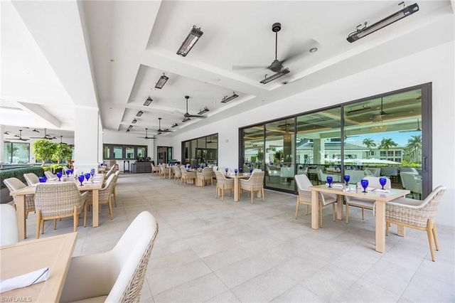 285 Grande WAY 501, Naples, FL 34110