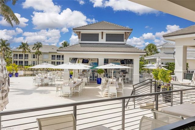 285 Grande WAY 501, Naples, FL 34110