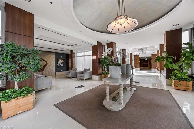 285 Grande WAY 501, Naples, FL 34110