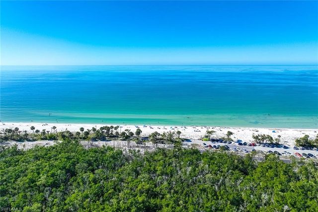 285 Grande WAY 501, Naples, FL 34110