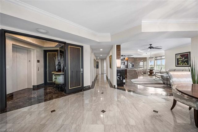 285 Grande WAY 501, Naples, FL 34110