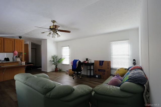 20 Oak St, Wurtsboro, NY 12790