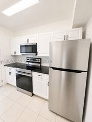 500 E Country Club Cir 4, Plantation, FL 33317