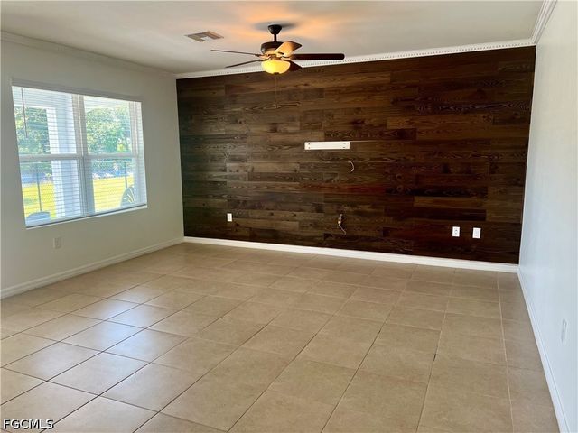 10293 Silver Pond LN, Lehigh Acres, FL 33936