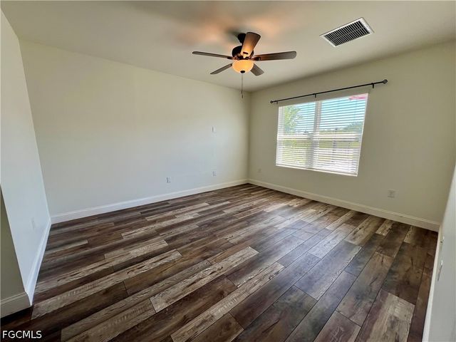 10293 Silver Pond LN, Lehigh Acres, FL 33936