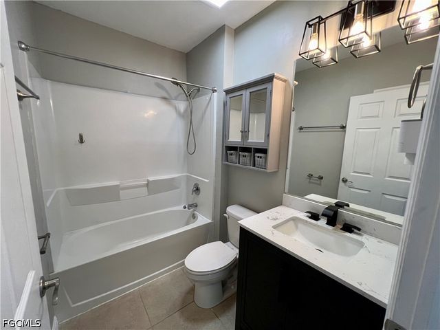 10293 Silver Pond LN, Lehigh Acres, FL 33936