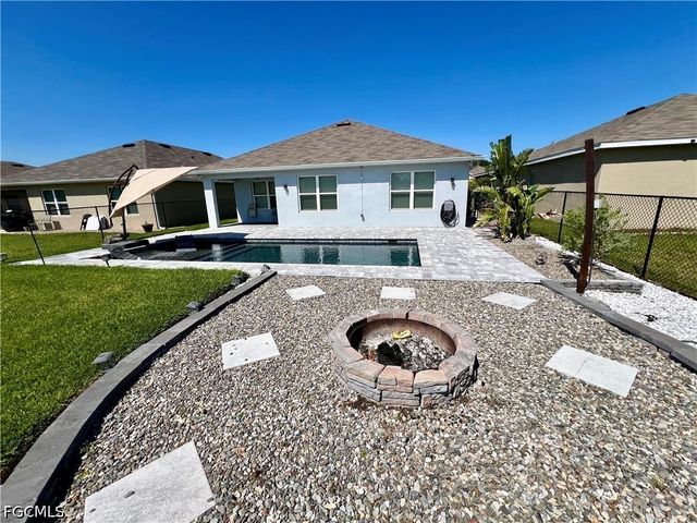 10293 Silver Pond LN, Lehigh Acres, FL 33936
