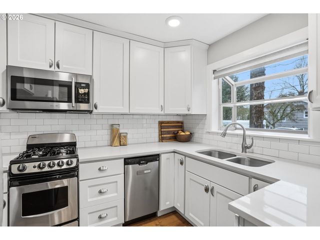 517 N Buffalo St, Portland, OR 97217