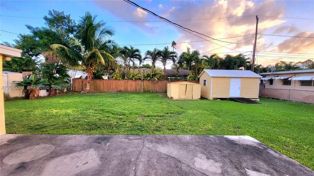 720 NE 5th St 1-1, Hallandale Beach, FL 33009