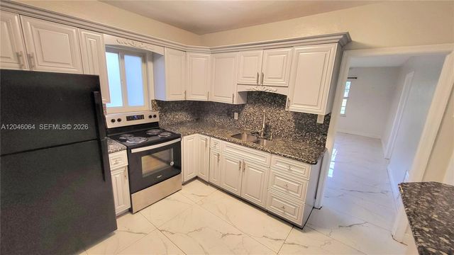 720 NE 5th St 1-1, Hallandale Beach, FL 33009