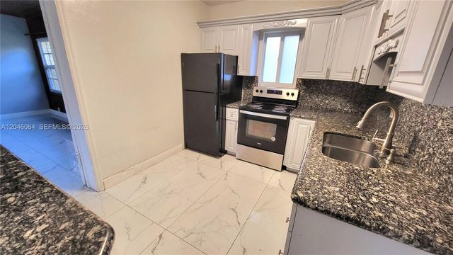 720 NE 5th St 1-1, Hallandale Beach, FL 33009