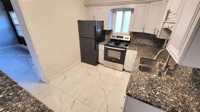 720 NE 5th St 1-1, Hallandale Beach, FL 33009