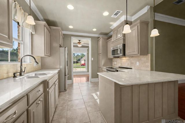 9431 Wyndham Way, Denham Springs, LA 70726