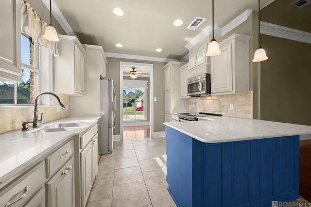 9431 Wyndham Way, Denham Springs, LA 70726