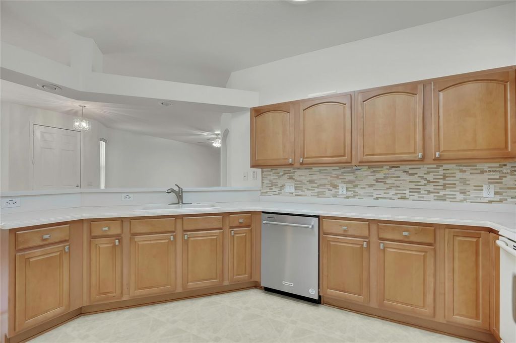 Image 18 of property listing at 8144 AMBERSWEET PLACE, Land O Lakes, FL 34637