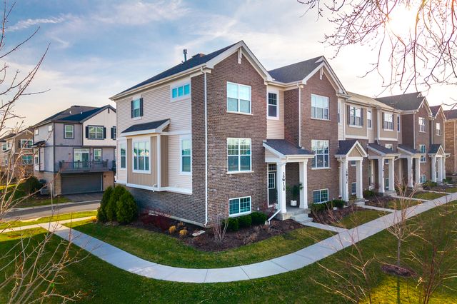 30W130 Wheeler Circle, Warrenville, IL 60563