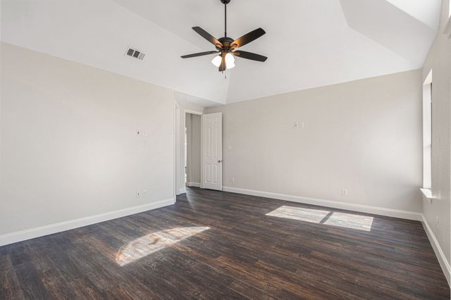 411 Sodbury Court, Roanoke, TX 76262