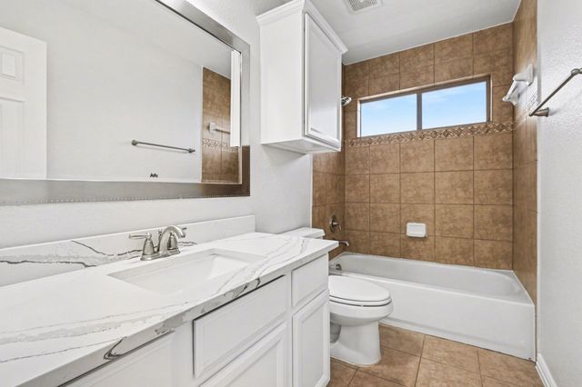 411 Sodbury Court, Roanoke, TX 76262