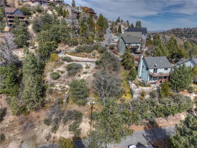 841 Madera Lane, Lake Arrowhead, CA 92352