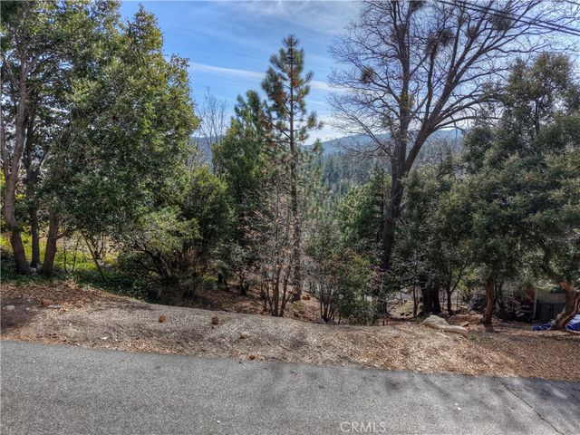 841 Madera Lane, Lake Arrowhead, CA 92352
