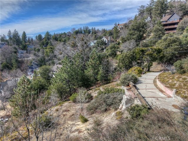 841 Madera Lane, Lake Arrowhead, CA 92352