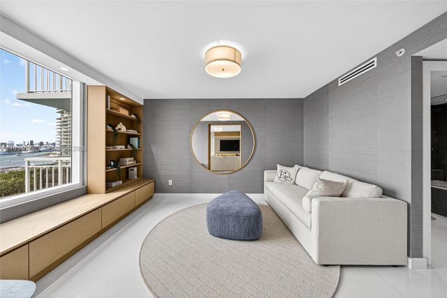 400 S Pointe Dr 1501, Miami Beach, FL 33139