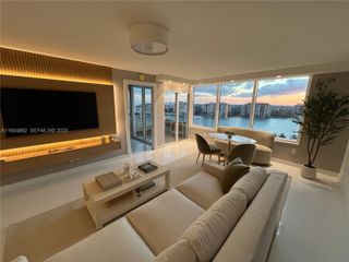 400 S Pointe Dr 1501, Miami Beach, FL 33139