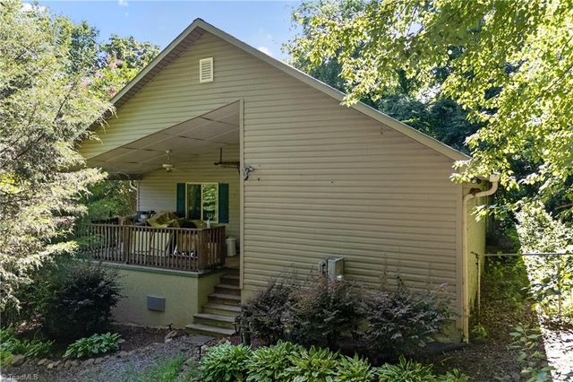 138 Eagle Valley Trail, Dobson, NC 27017