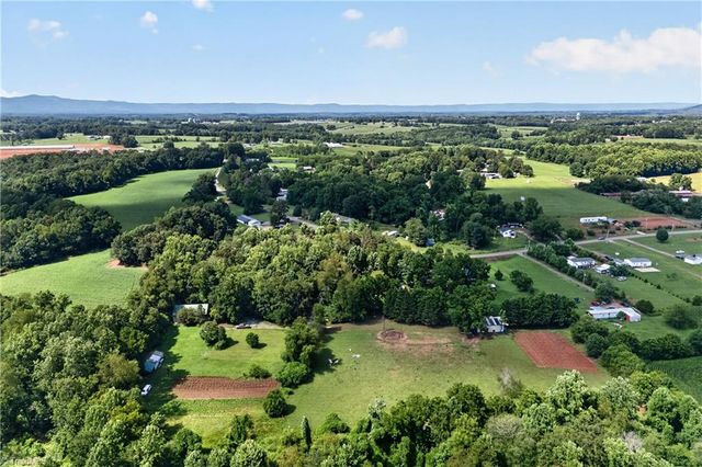 138 Eagle Valley Trail, Dobson, NC 27017