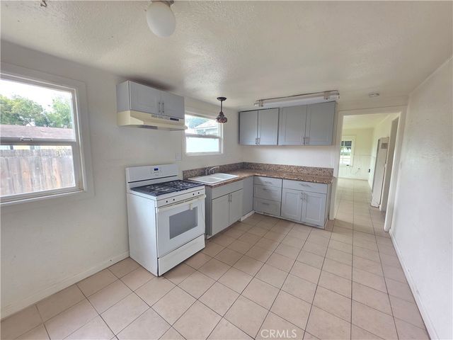 557 S 10th, Grover Beach, CA 93433
