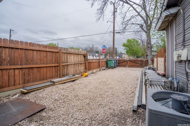 1022 Linden, San Antonio, TX 78211