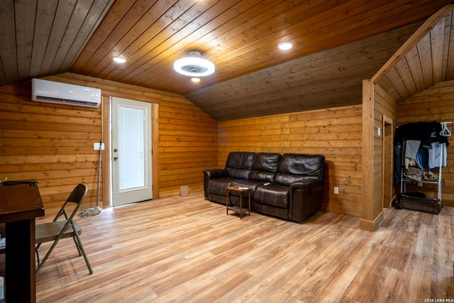 1022 Linden, San Antonio, TX 78211