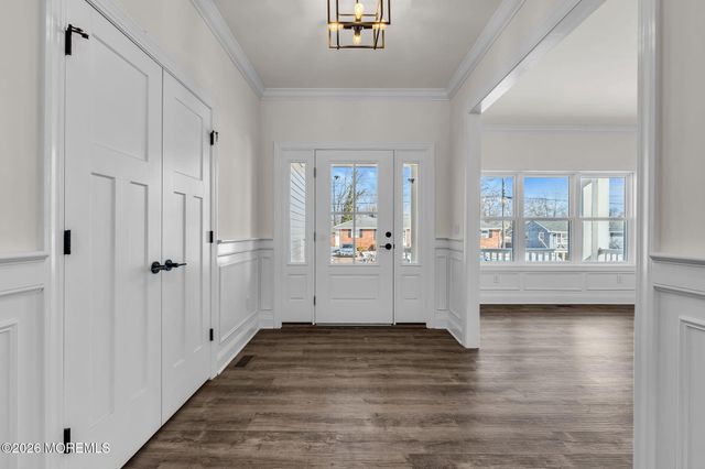 318 E Cape May Avenue, Ocean Gate, NJ 08740