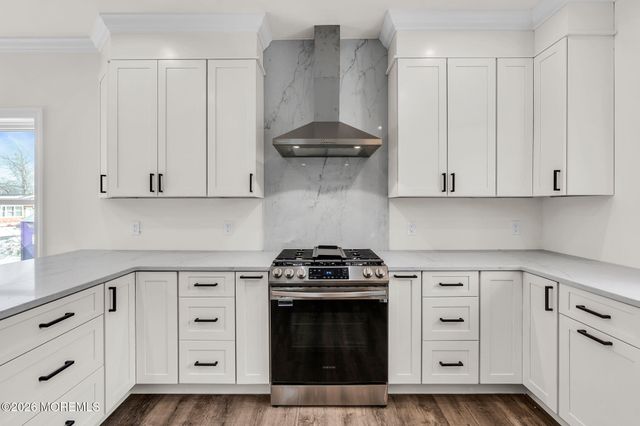 318 E Cape May Avenue, Ocean Gate, NJ 08740