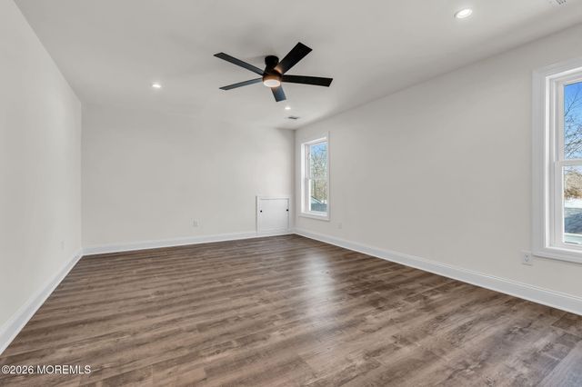 318 E Cape May Avenue, Ocean Gate, NJ 08740