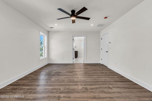 318 E Cape May Avenue, Ocean Gate, NJ 08740