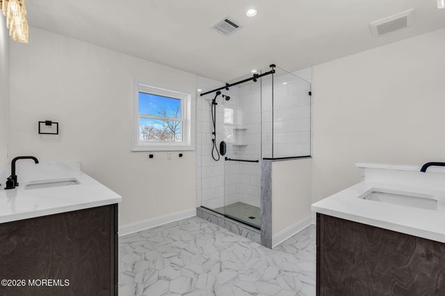 318 E Cape May Avenue, Ocean Gate, NJ 08740