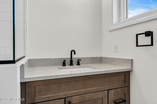 318 E Cape May Avenue, Ocean Gate, NJ 08740