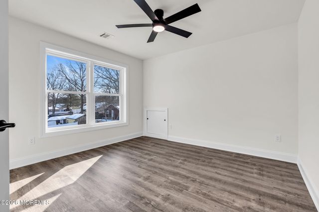 318 E Cape May Avenue, Ocean Gate, NJ 08740