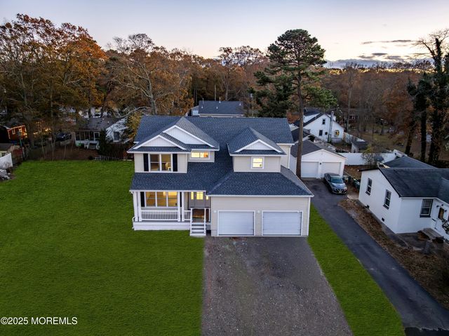 318 E Cape May Avenue, Ocean Gate, NJ 08740