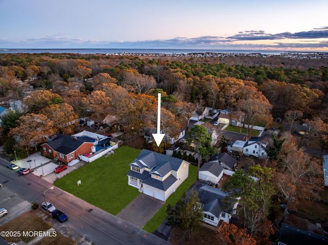 318 E Cape May Avenue, Ocean Gate, NJ 08740