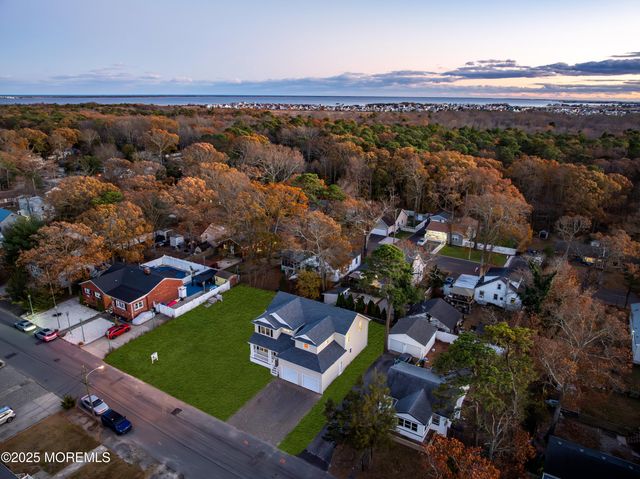 318 E Cape May Avenue, Ocean Gate, NJ 08740