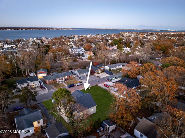 318 E Cape May Avenue, Ocean Gate, NJ 08740