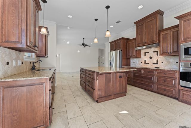 1135 Bayou Paul Ln, St Gabriel, LA 70776